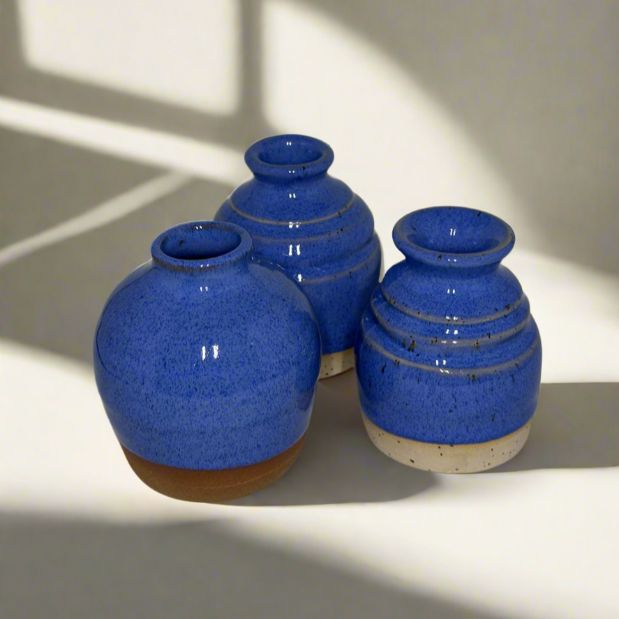 vase | bud in cornflower