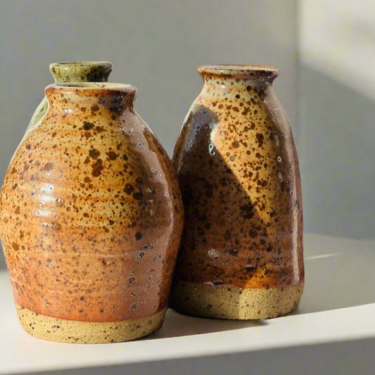 bud vase | rust in speckles