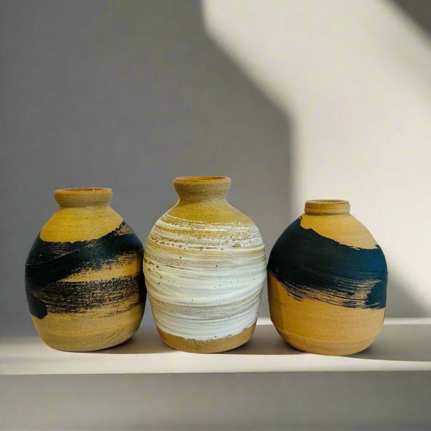 vase | bud in slip | white