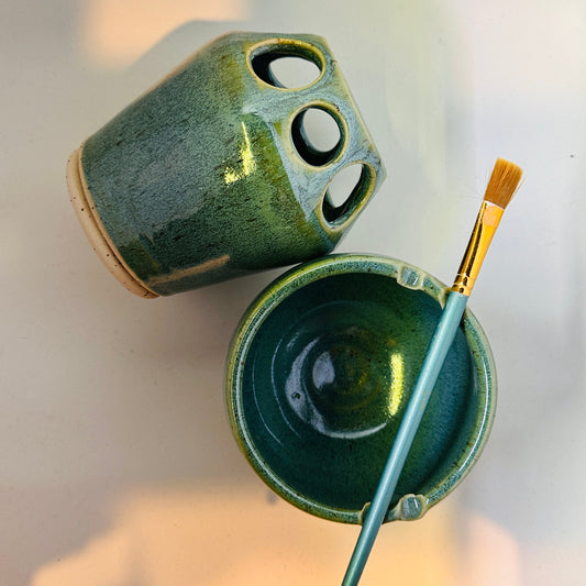 artist holder | evergreen