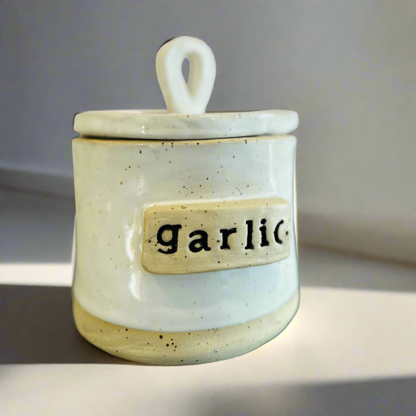 rustic series | garlic pot | speckled