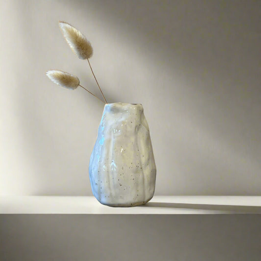 vase | pinched | white