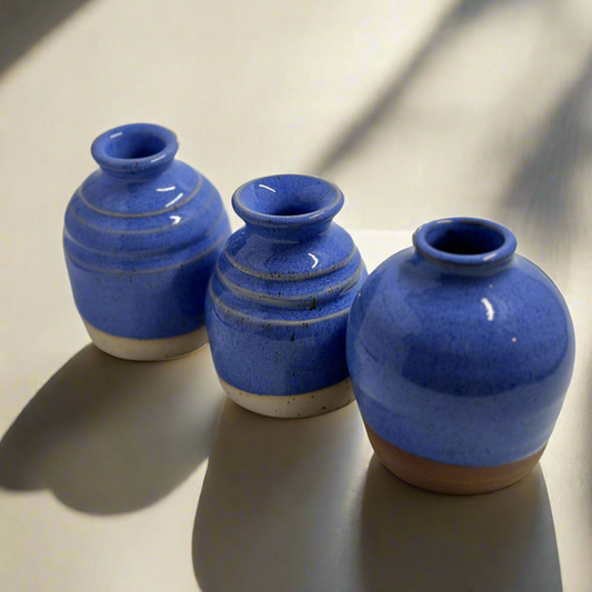 vase | bud in cornflower