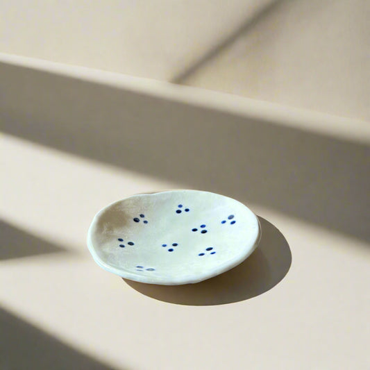 lines + dots series | pinched dish