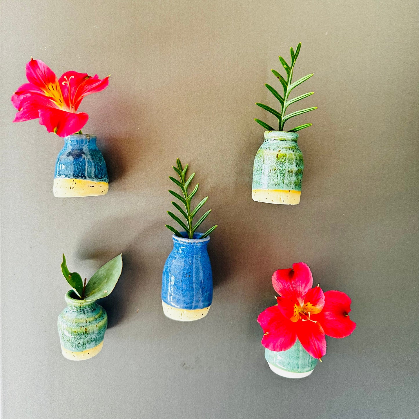 vase | mini magnet
