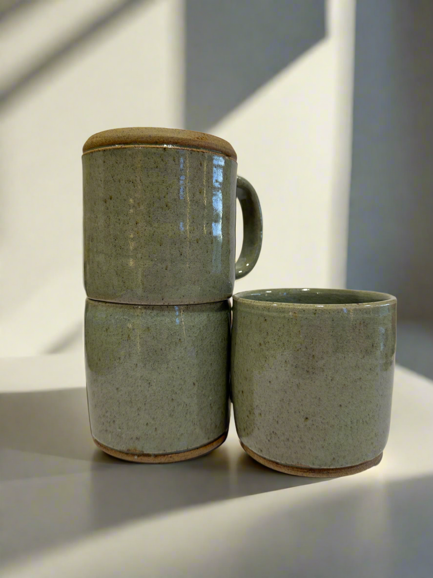 mugs | olive