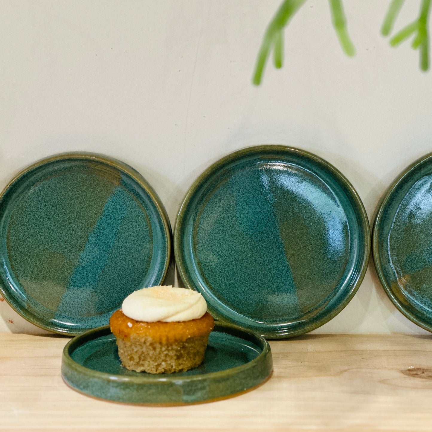 cake plate | evergreen